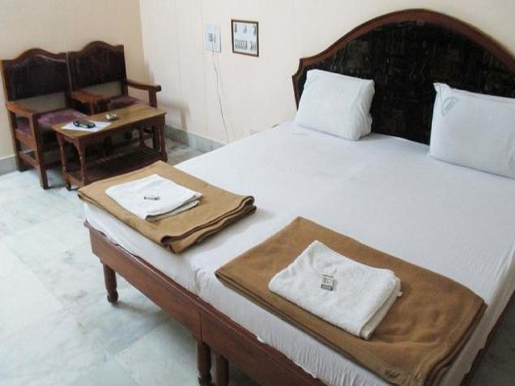 Hotel Geethanjali Residency Бхадрачалам Экстерьер фото
